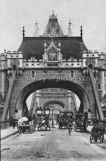 Tower Bridge, London. Looking North. c.1911